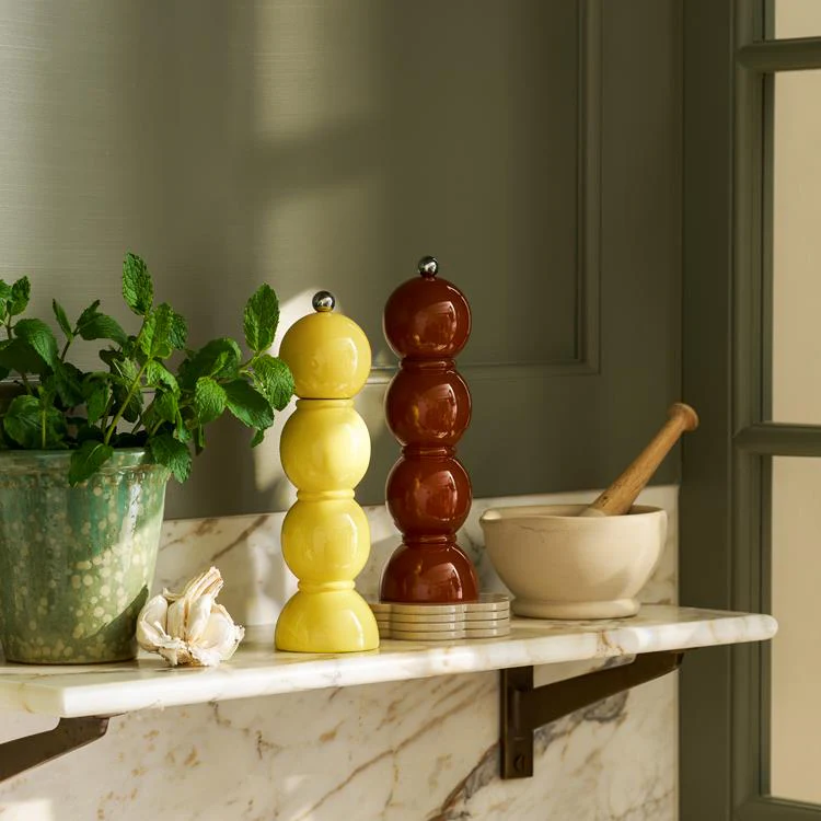 Buttercream Bobbin Lacquer Salt or Pepper Mill - Image 2