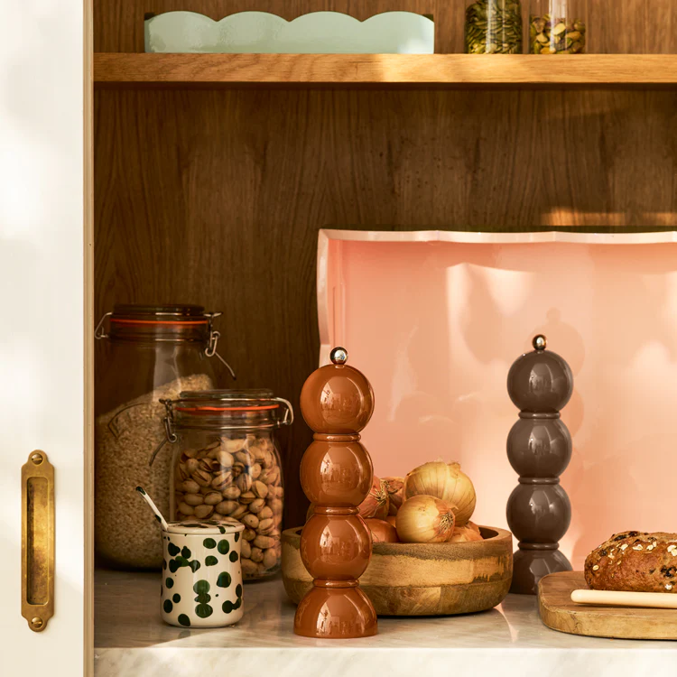 Nutmeg Bobbin Lacquer Salt or Pepper Mill - Image 3