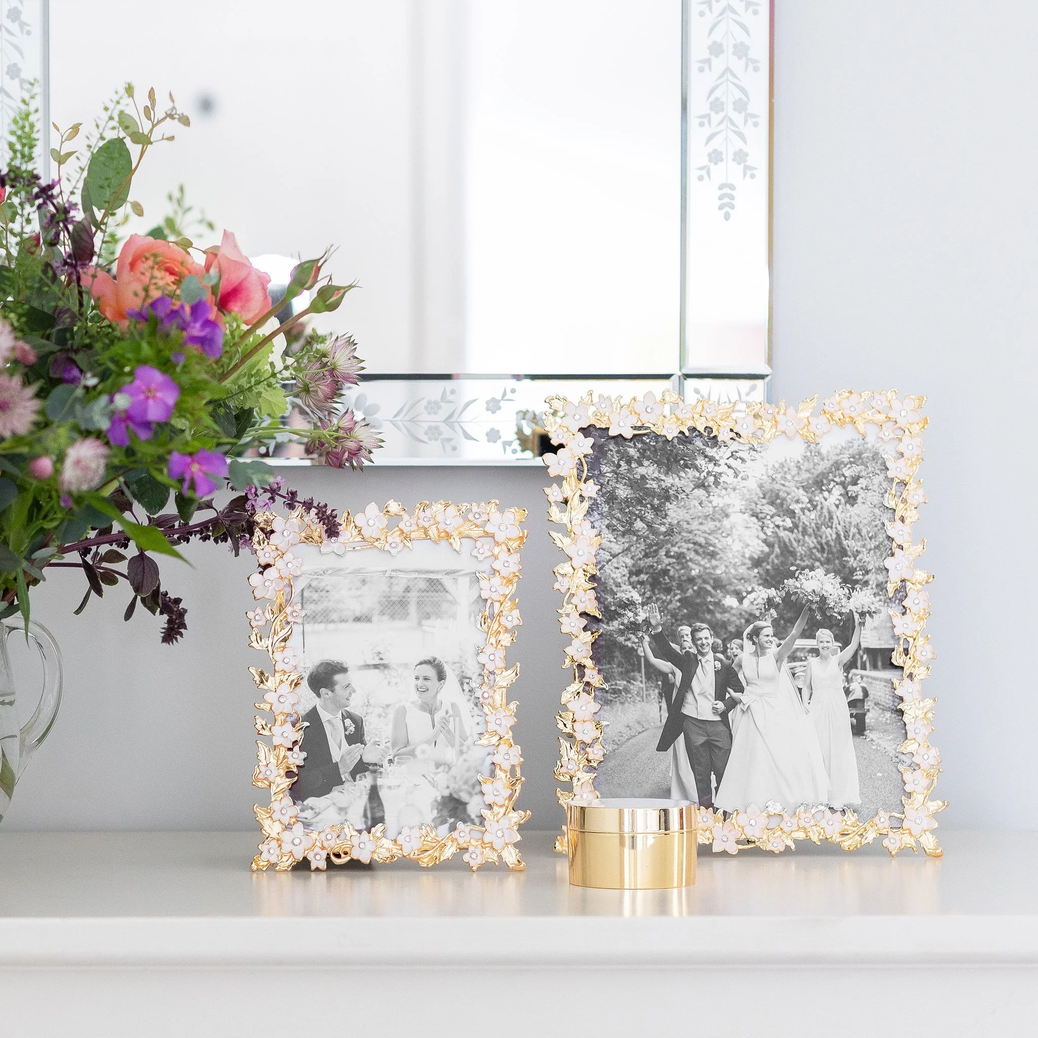 Gold & White Flower Frame - Image 3