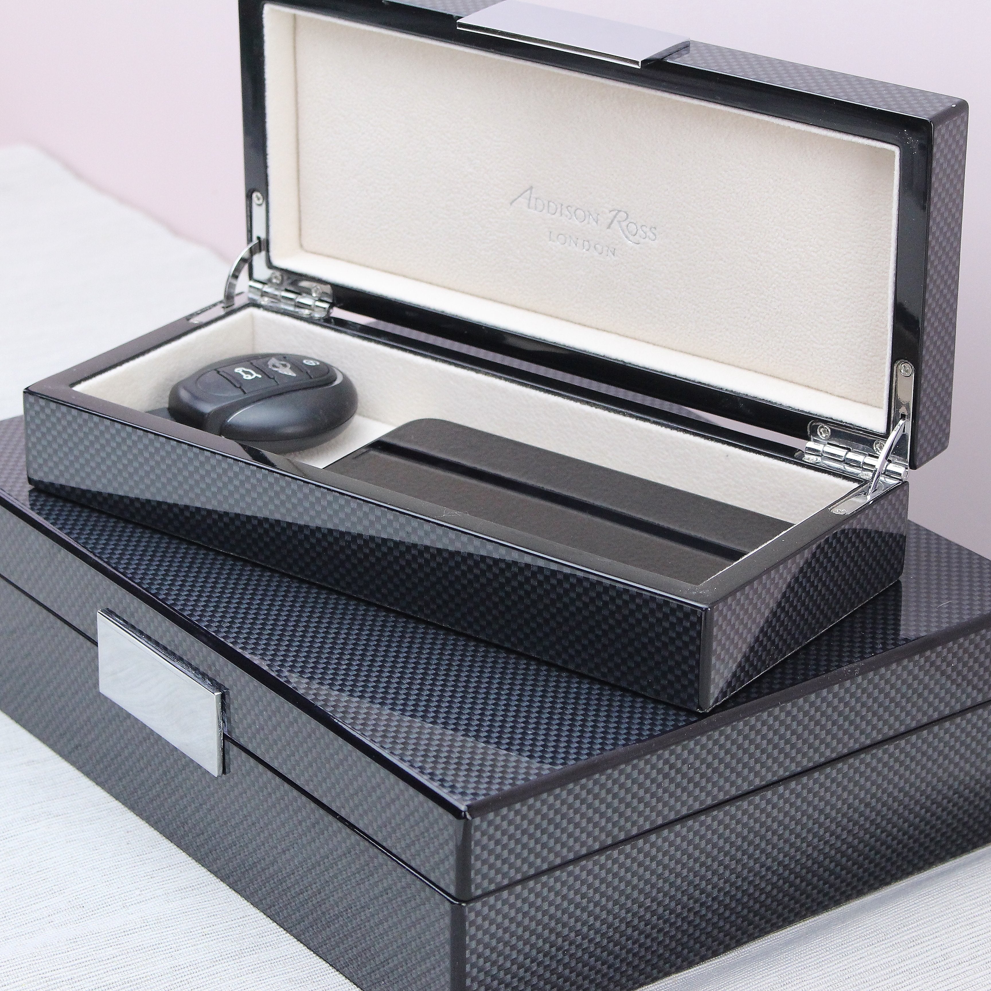 Large Carbon Fibre Lacquer Box with Silver - Image 4