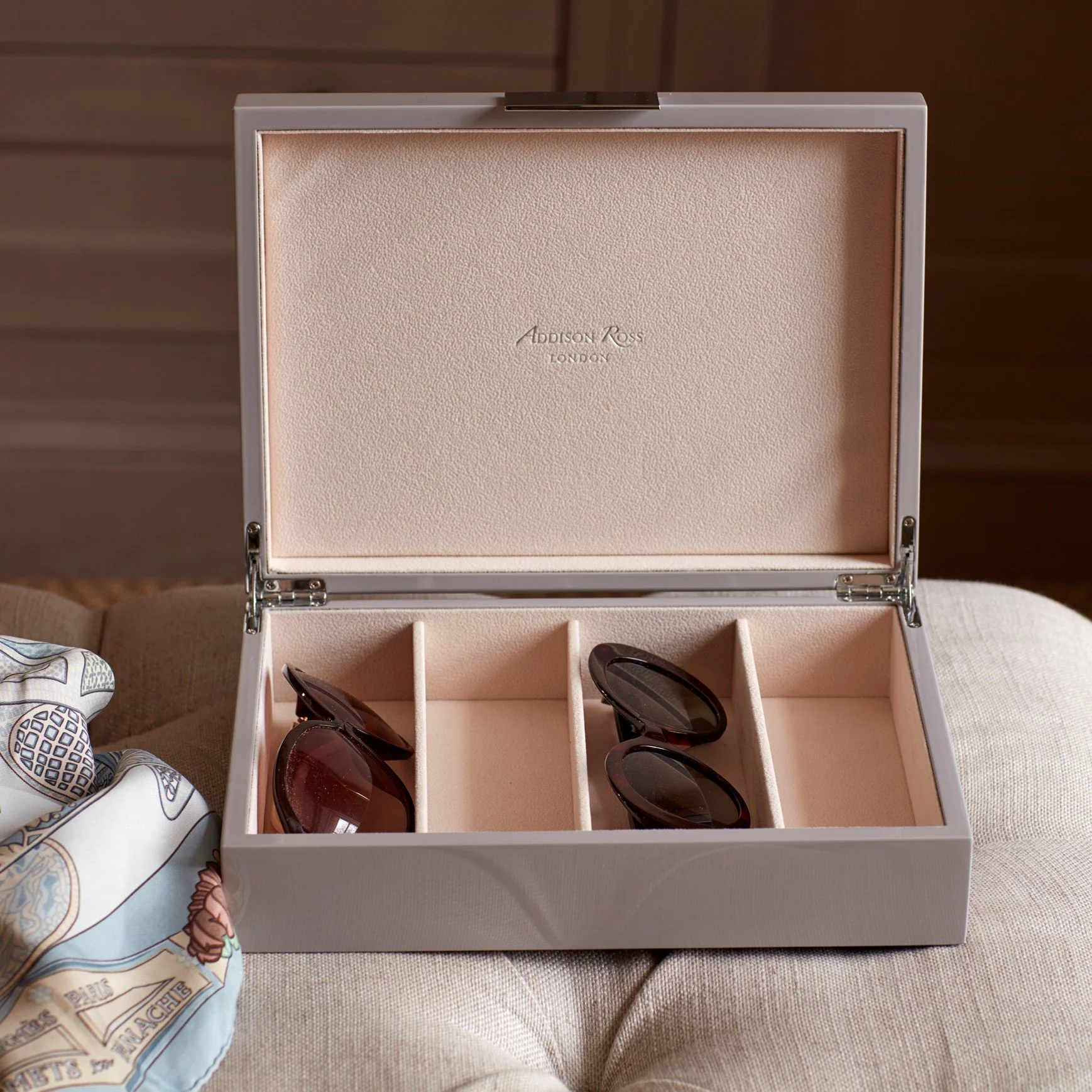 Large Chiffon Grey & Gold Glasses Box - Image 3