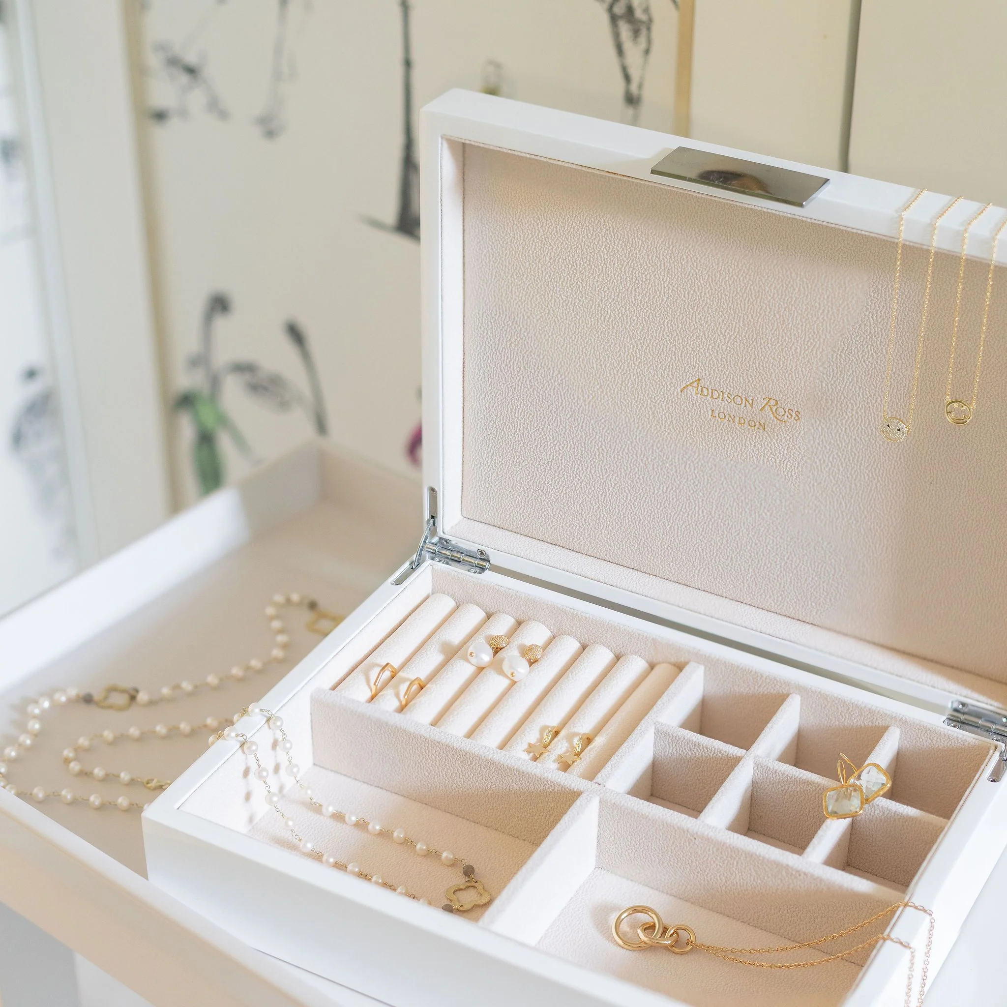 Large White Jewellery Box with Silver - Image 2
