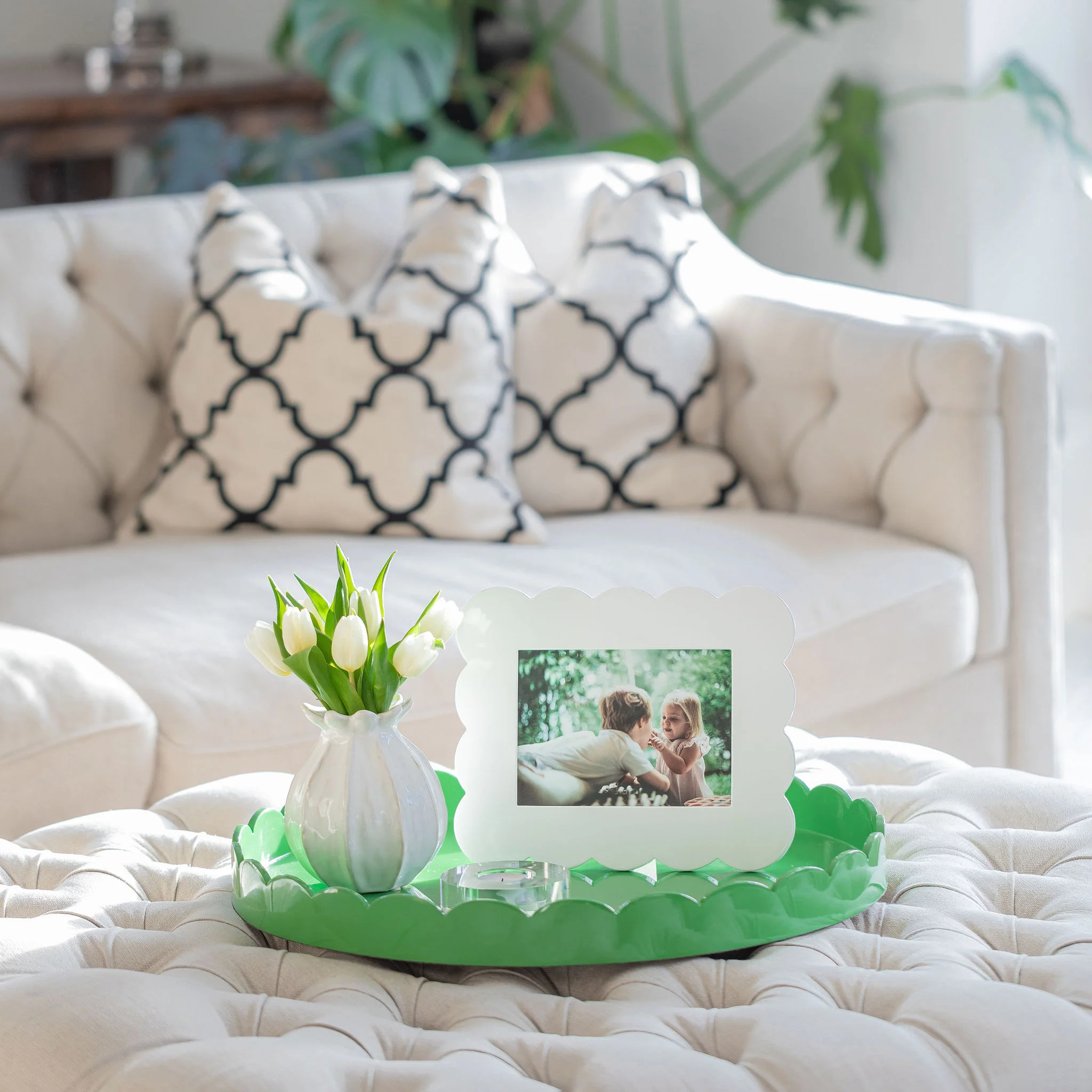 Leaf Green Round Large Lacquered Scallop Tray - Image 3