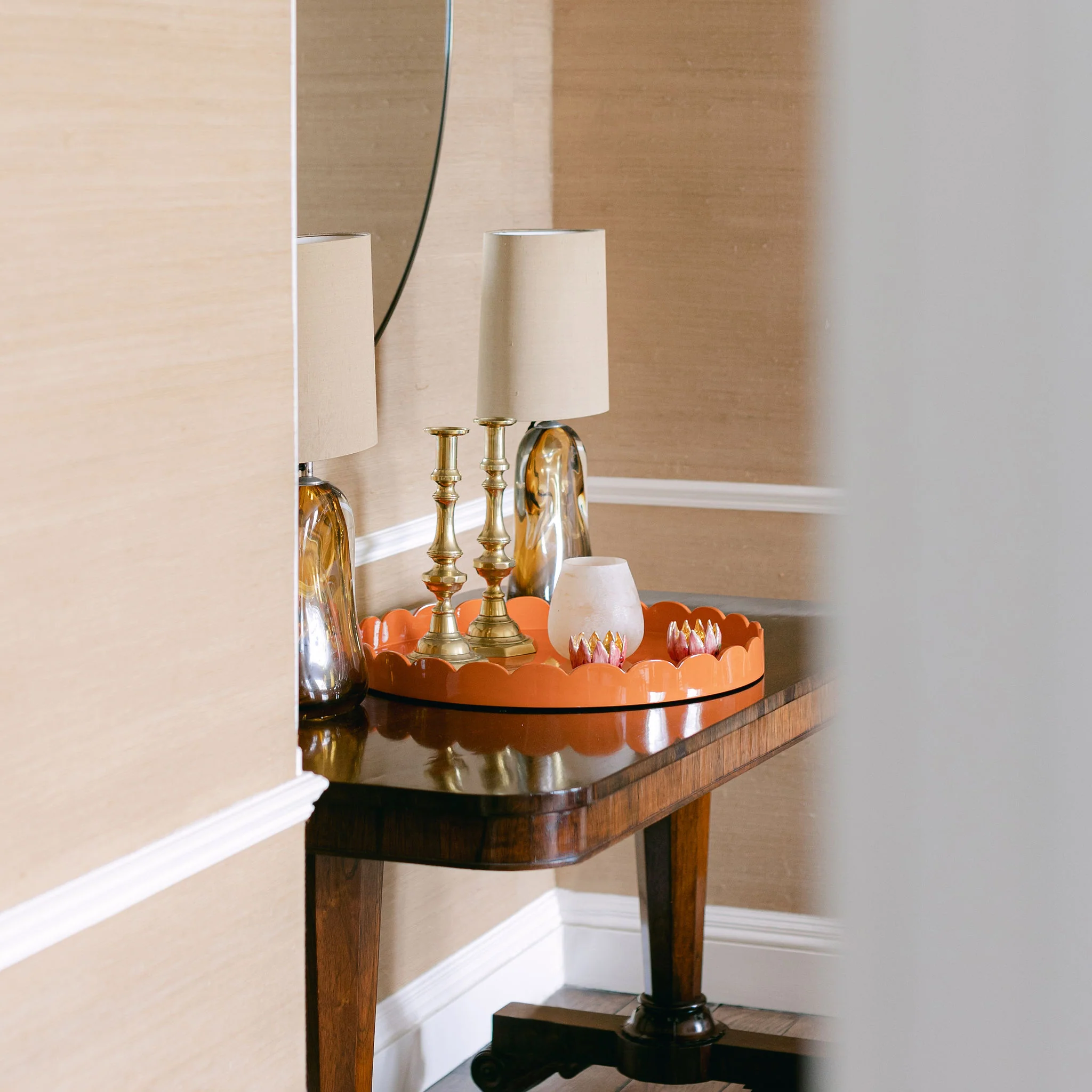 Orange Round Large Lacquered Scallop Tray - Image 2