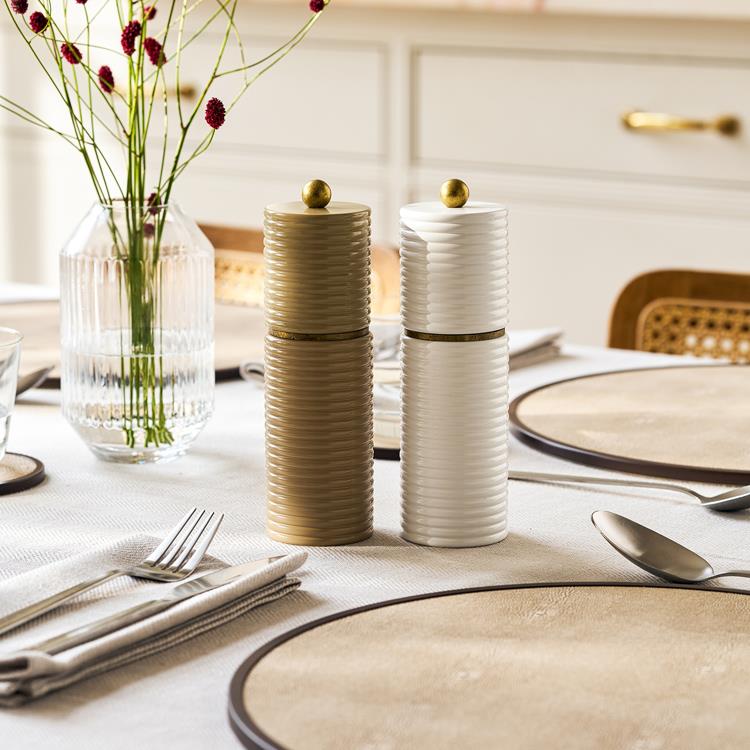 Sophie Paterson Reed S&P Mill White 18cm - Image 2