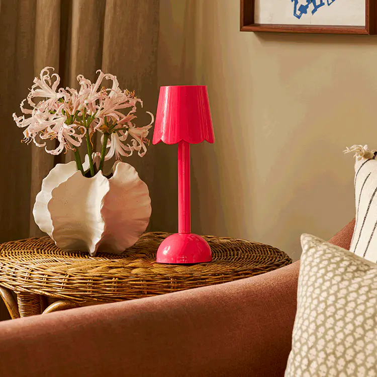 Watermelon Pink Scallop Rechargeable LED Lamp - Image 2