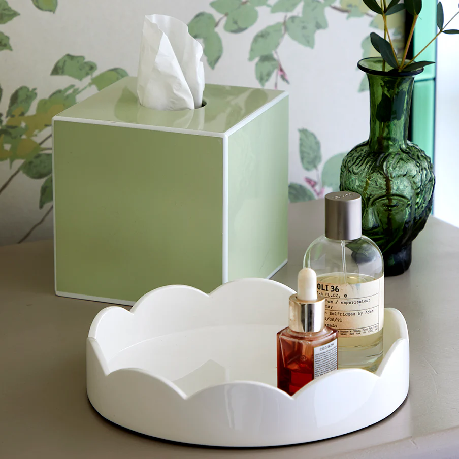 White Small Scallop Round Tray - Image 2