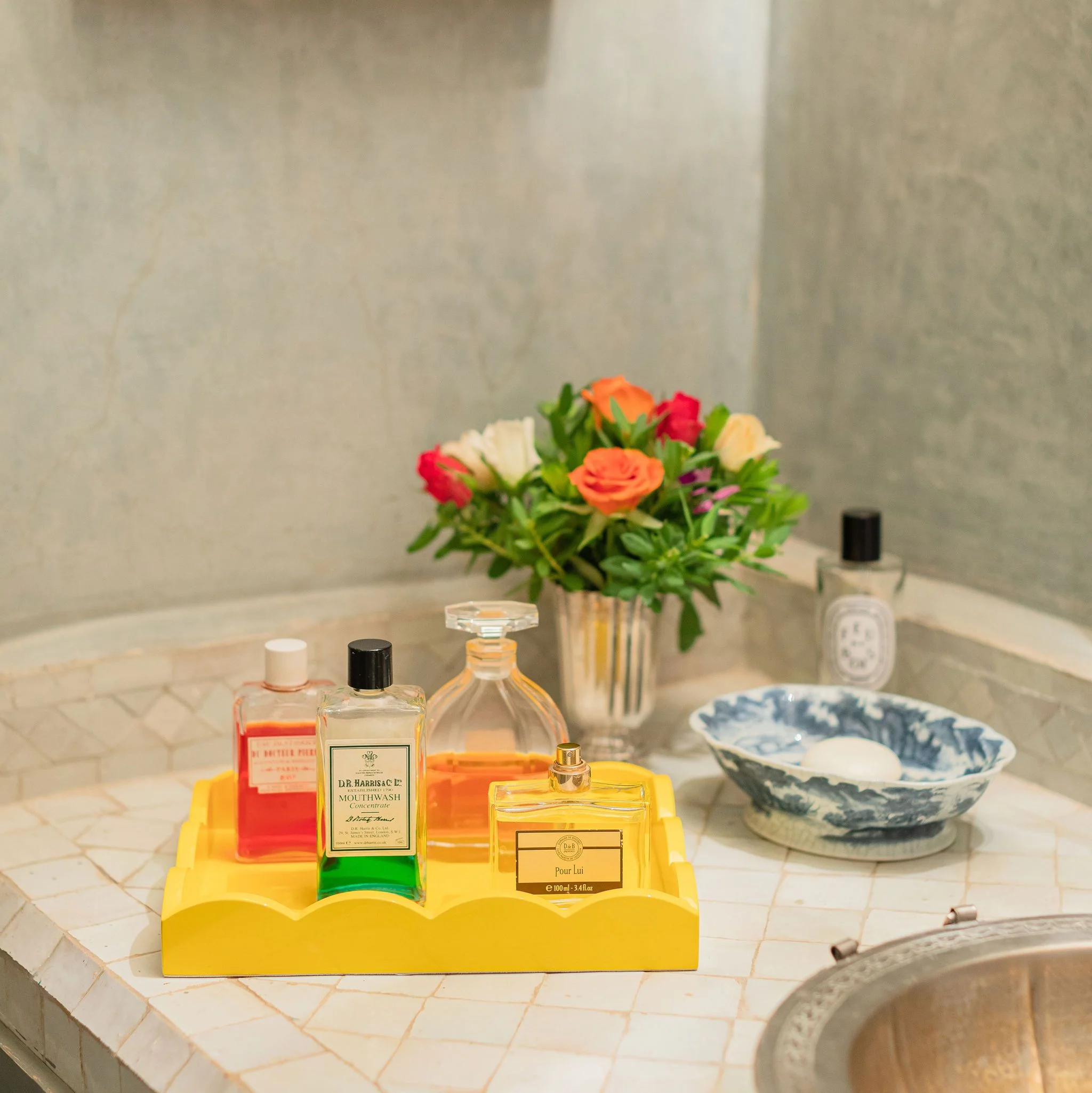 Yellow Small Lacquered Scalloped Tray - Image 2
